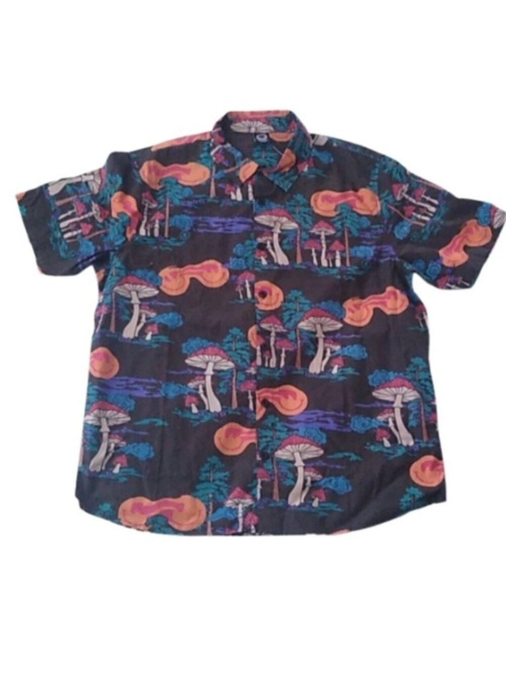 NEFF COMPANY TRIPPY MUSHROOM FOREST SHORT SLEEVE BUTTON UP SHIRT, size Medium